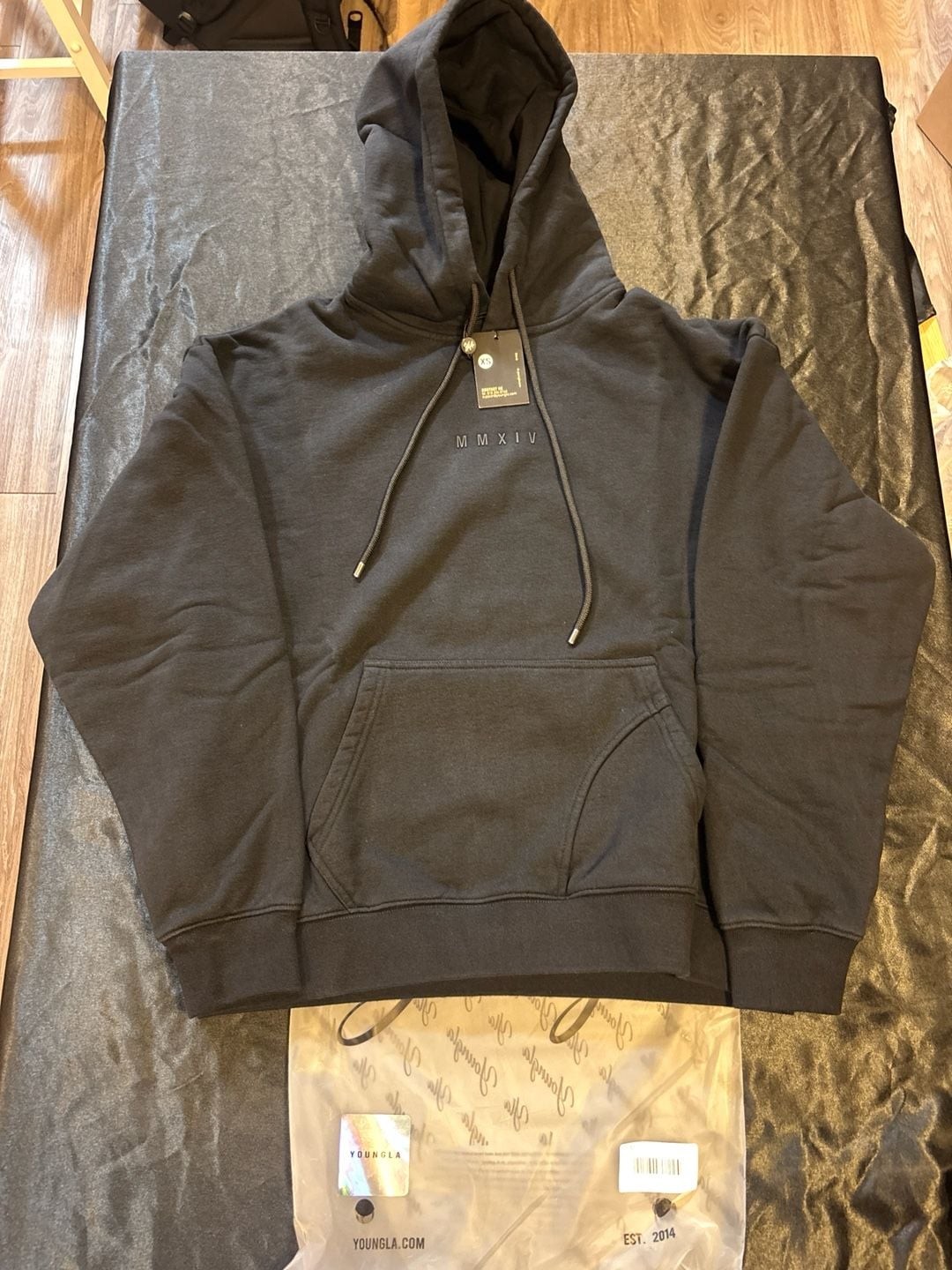 YOUNGLA Men's W518 Minimal Hoodie - Moody