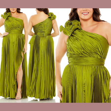 NWT Mac Duggal [ 16W ] Pleated One Shoulder Rosette Gown in Apple Green #G1953