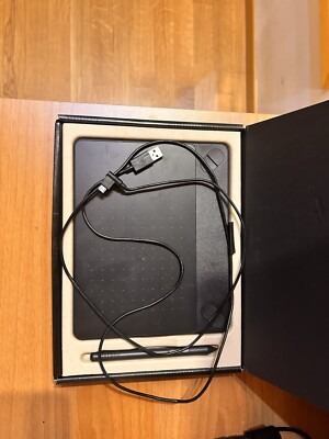 Wacom Graphics Tablet - Intuos comic