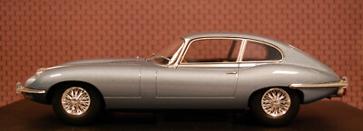 Whitebox 124039 Jaguar E Type hellblau metallic 1:24