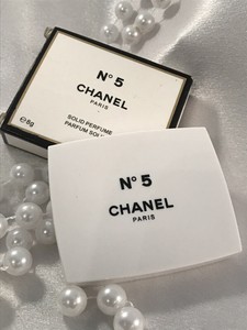 coco mademoiselle solid perfume