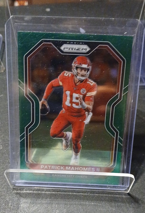 2020 Panini Prizm - Patrick Mahomes II #124 Green Prizm