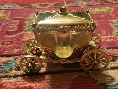 VTG Royal Couch perfume bottle in Carriage with inside empty bottle retro vanity
