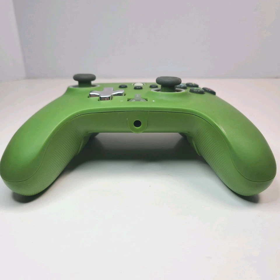 Xbox Series X and Xbox One PowerA Enhanced Wired Controller 1516982-01 - Image 2 of 4