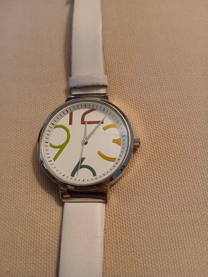 Wristwatch Round White Face White Buckle Band Silver Tone Large Rainbow Numbers
