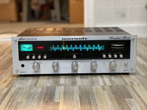 MARANTZ 2220 B  VIntage Receiver very nice condition and sounds great