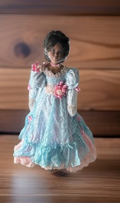 Welden Museum VTG collectibles VERONICA  Limited Edition DOLL  Rustie #0529COA