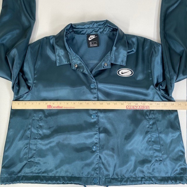 SACAI X NIKE Nike Giacca Coach Donna Raso Full Snap Leggera Cropped Blu Teal Medium