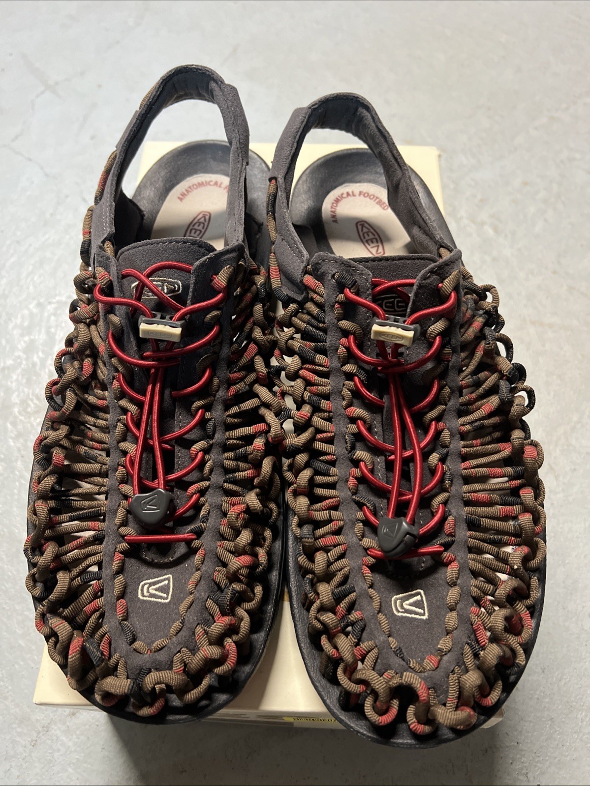 Sandali Keen Uneek uomo 11 5 rosso dalia raya corda intrecciata impermeabili vendita al dettaglio $100