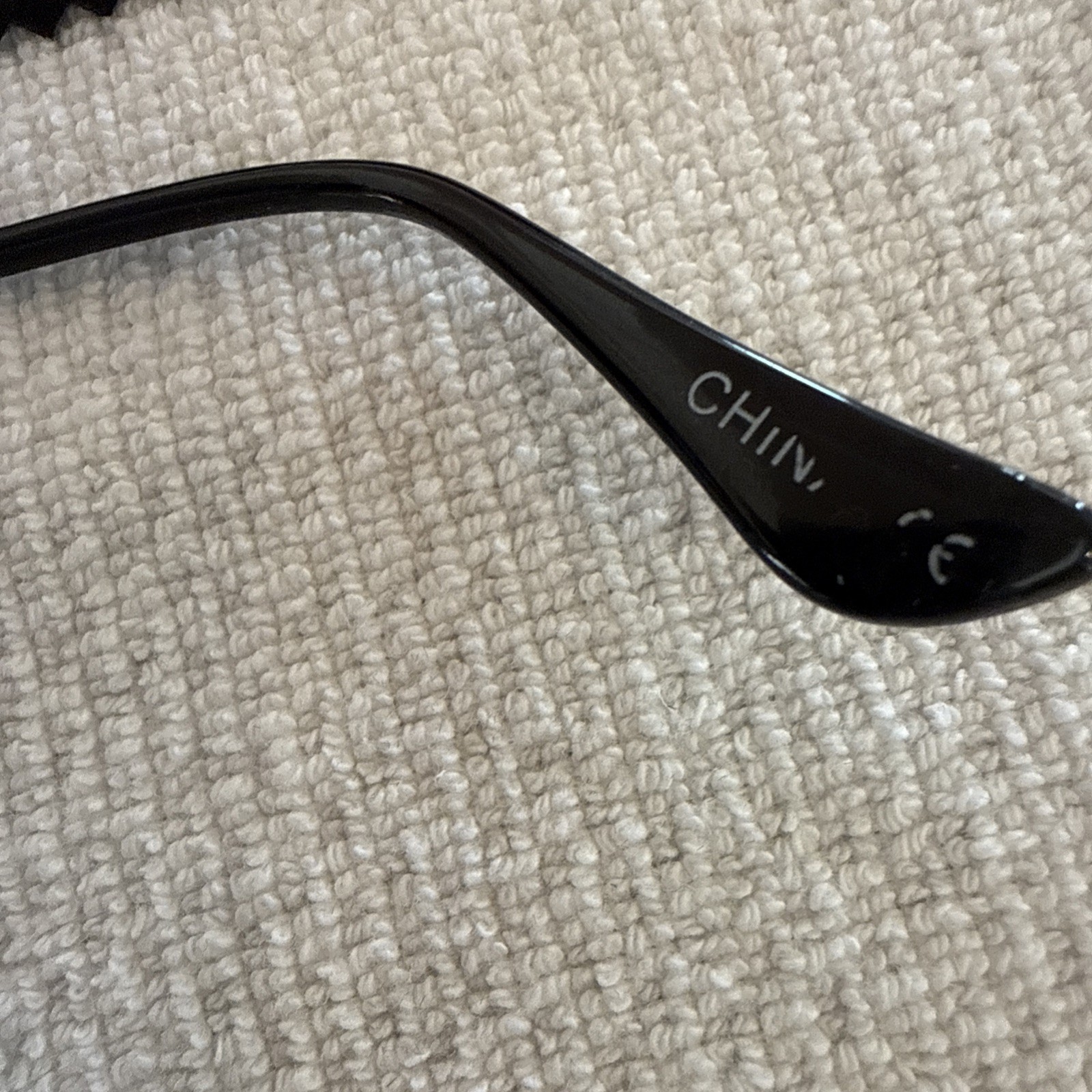 DIFF Soft Carrying Cases And Black DIFF Sunglasse… - image 5