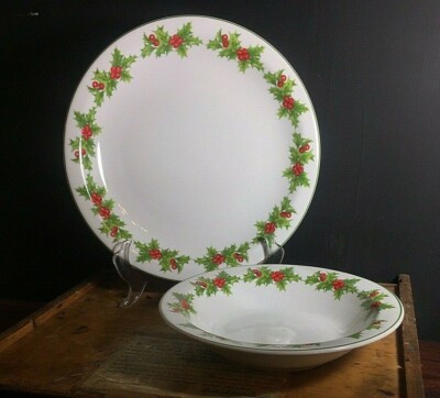 Schmidt Porcelana Brasil Christmas SHM7 Holly & Berries Various Pieces