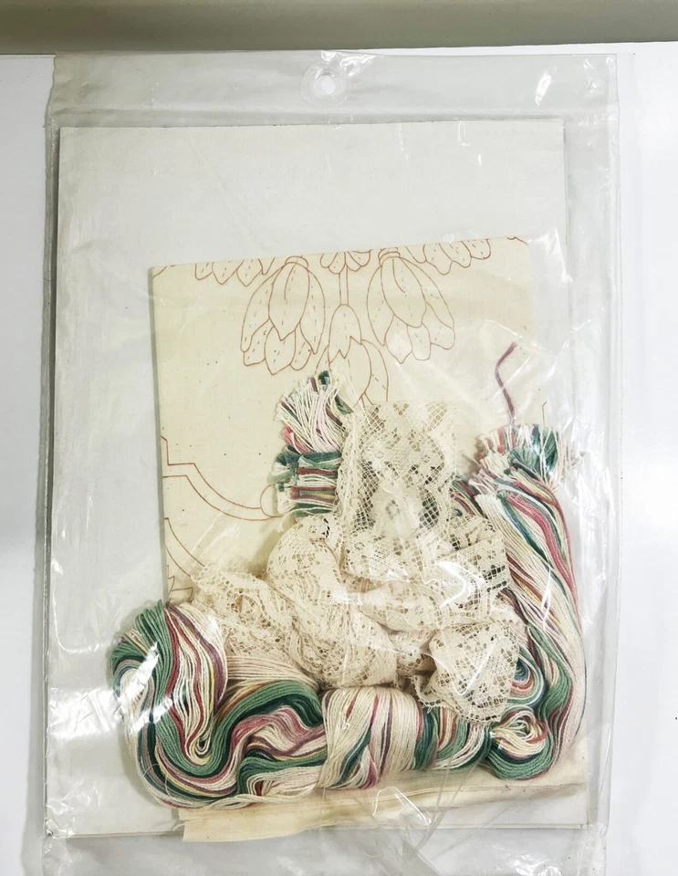 Almofada buquê de tulipa Something Special CandleWicking 801779 (novo lacrado) - Imagem 2 de 3