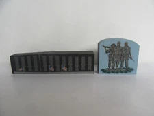 1997 The Cat's Meow Vietnam War Memorial Decorative Wood Pieces