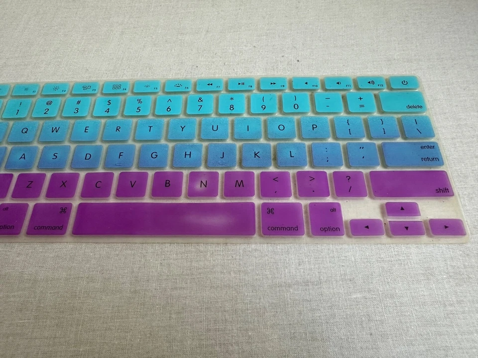 TopCase Faded Ombre Light Blue & Purple Silicone Keyboard Cover Skin MacBook Pro - Image 2 of 3