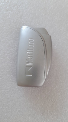 Marlboro Feuerzeug aus Metall leer ca. 6 cm hoch JOU 1