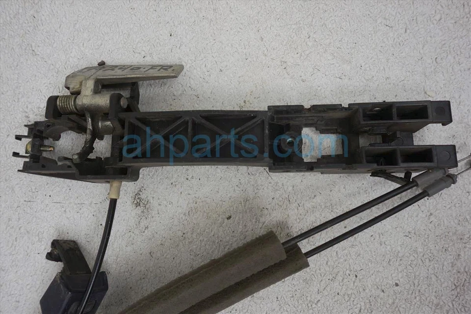 Nissan Máxima 2007-2008 pasajero delantero derecho cerradura pestillo actuador Foto 2 de 4