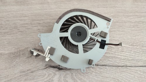 ElecGear Replacement interne Refroidisseur Ventilateur pour PS4 Slim CUH-2xxx – CPU Ventilateur de refroidissement Cooling Fan, Pâte thermique et TR8 PH00 Set de Tournevis pour PlayStation 4 Slim