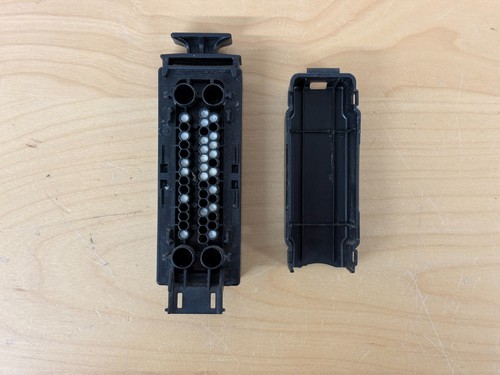 Original Audi/VW Steckergehäuse Plug for für DCC- oder ABS-Steuergerät 6Q0973047