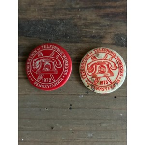 VINTAGE FEDERATION or TELEPHONE workers Pennsylvania 1972 1073 phone pin button
