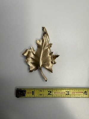 Trifari Gold Tone Metal Leaf Nature Theme Signed Brooch Pin 3 Inch vintage Retro