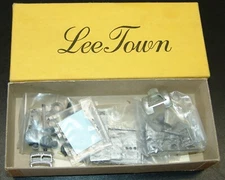 HO LEE TOWN CAST METAL B-61 MACK FIRE TRUCK PUMPER STND. 432-3035 (L57)