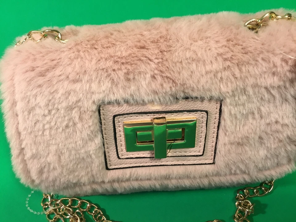 VEGAN Woman’s Handbag Faux Fur Pink w/Gold - Image 3 of 4