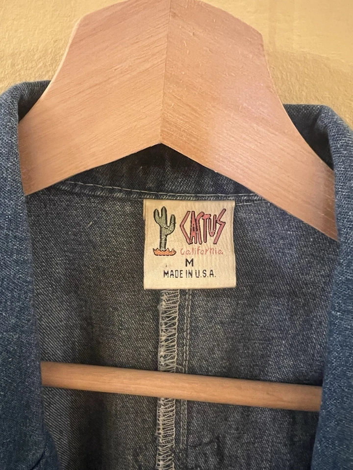 Blazer Cactus California adorno de estrás para mujer talla mediana Foto 2 de 4