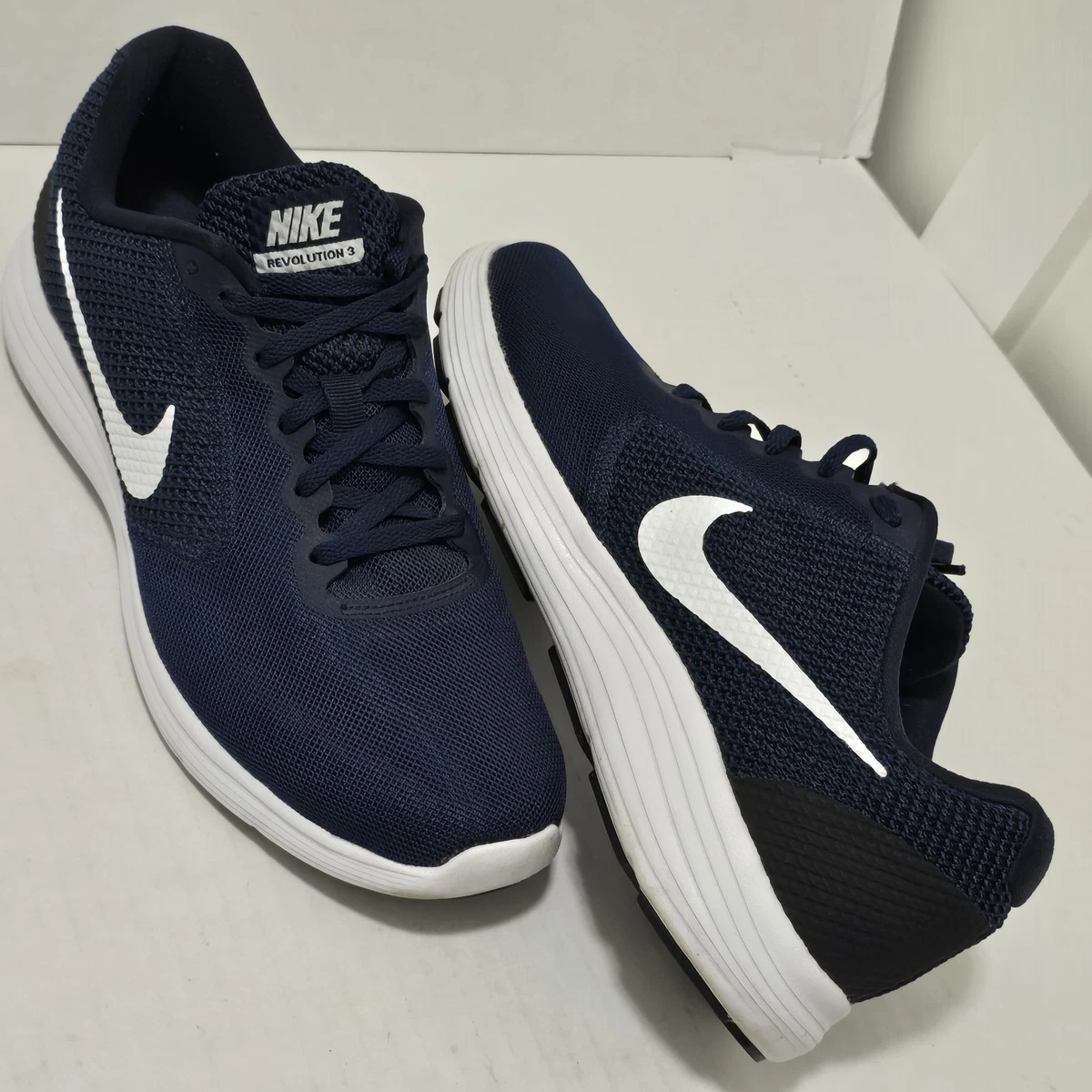 Nike Revolution 3 Men display picture 3
