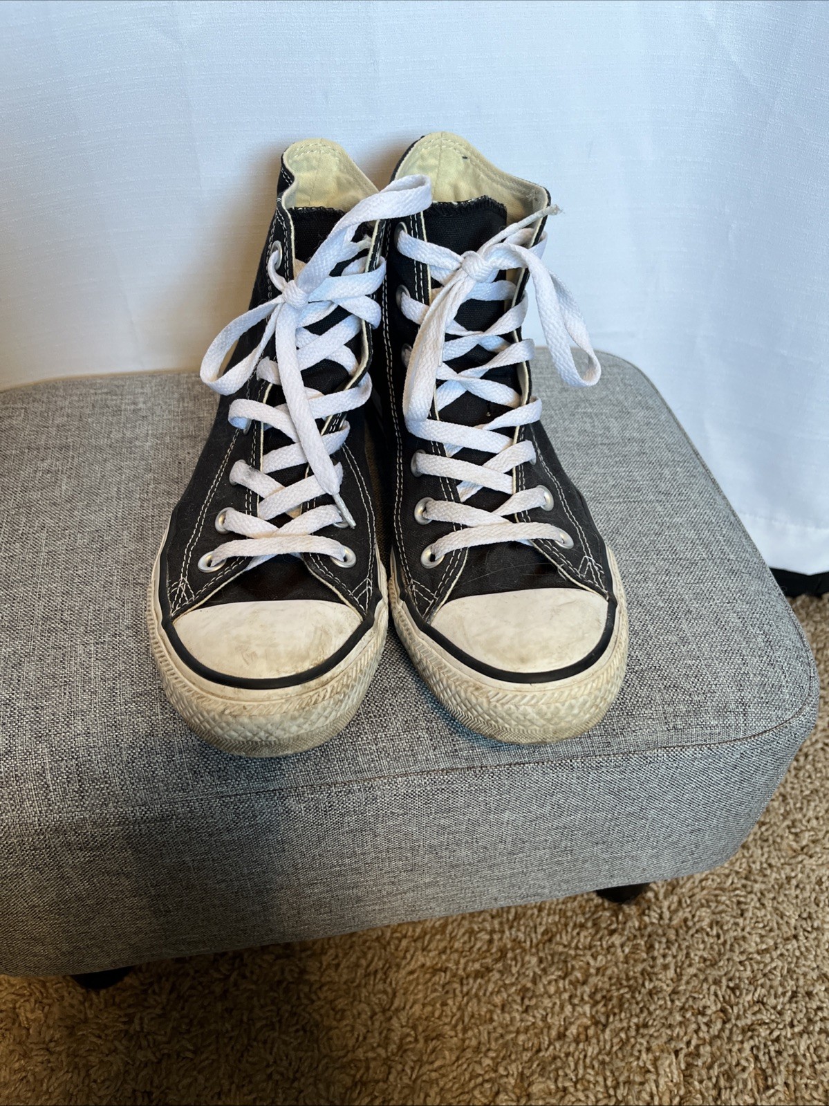 Black Converse All Stars Chuck Taylor Women’s 8/ Men’s 6 High Top thumbnail 4