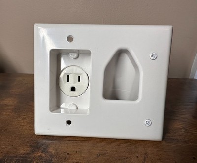 Cooper Wiring Devices 203 Cooper Circuit Cat# 35MRW Cable Plate and Outlet