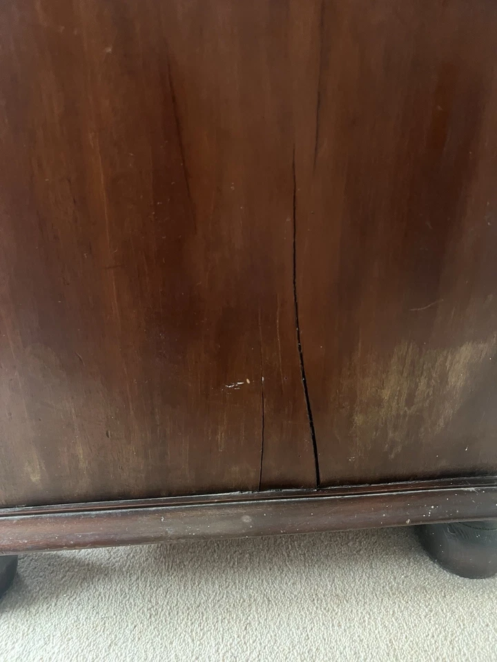 armario grande chapa nogal con 2 cajones usado Foto 3 de 4