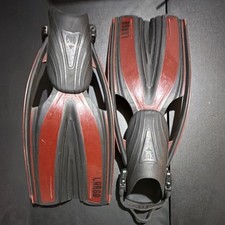 CUD LARGO Pinne per sport acquatici medie rosse e nere per nuoto immersioni snorkeling