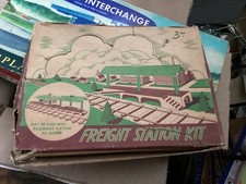 1950's O scale Plasticville LM-3 FREIGHT STATION with ORIGINAL BOX Complete