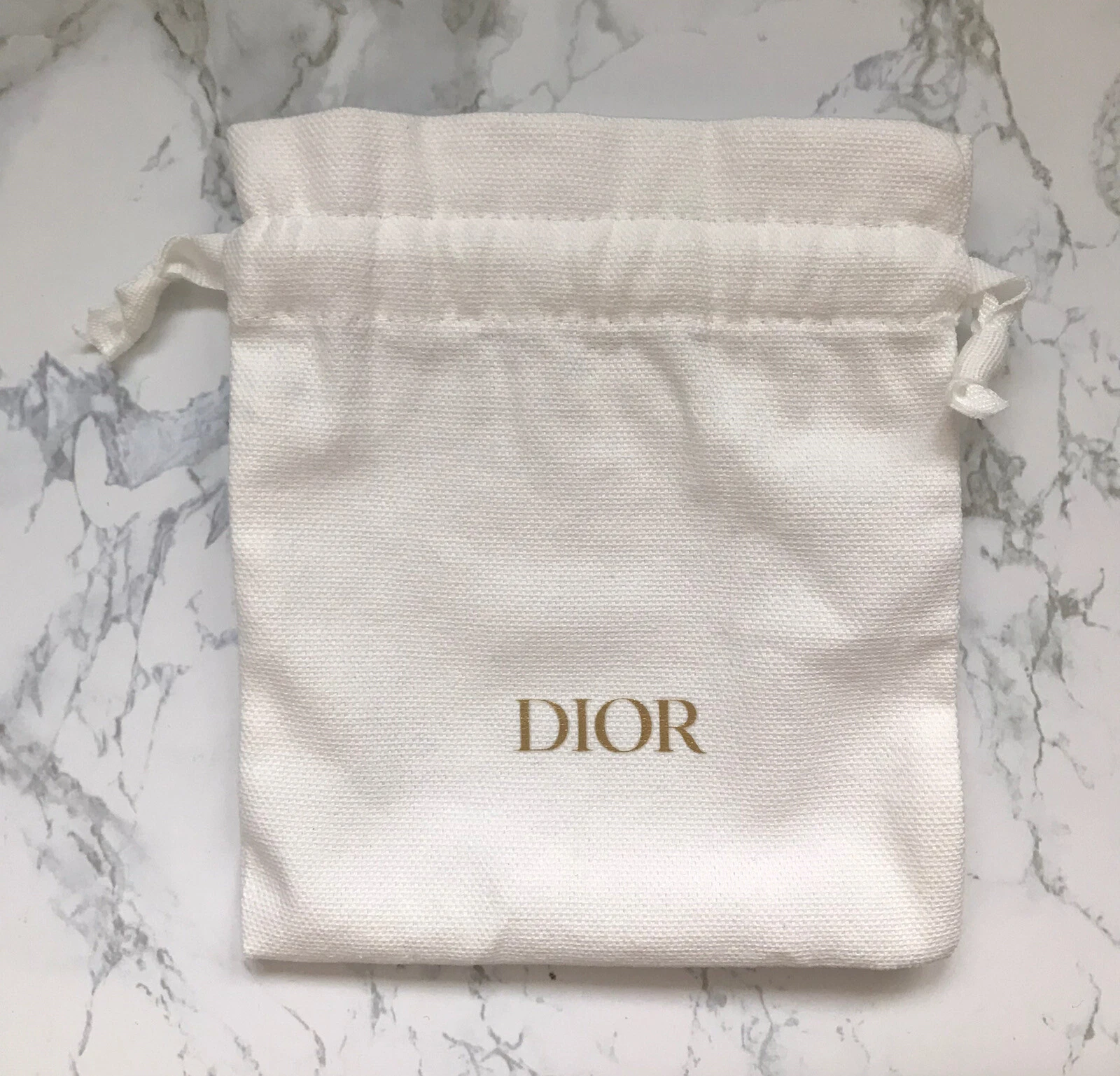 DIOR blanc petit sac anti poussière 6