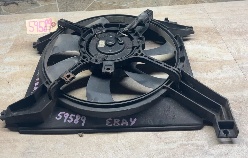 Conjunto de motor y cubierta ventilador de refrigeración eléctrico condensador HYUNDAI ELANTRA 2001-2006 Foto 2 de 4