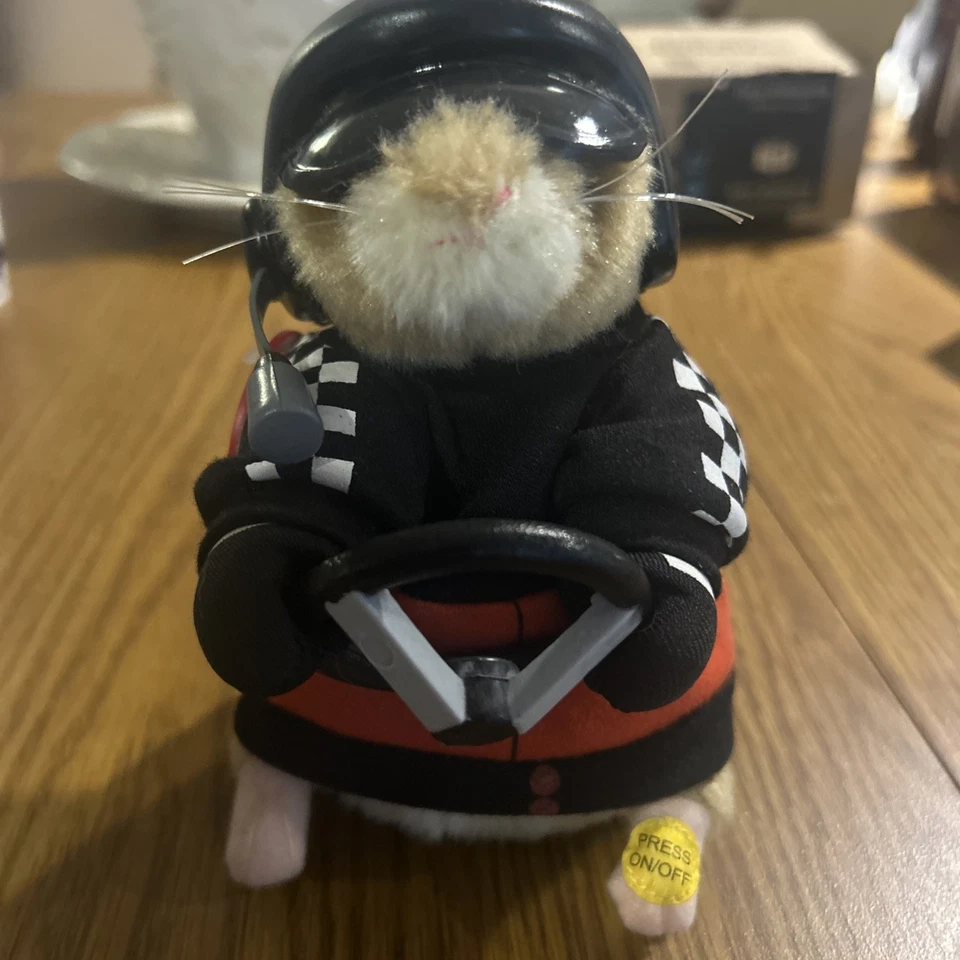 De colección Nascar (2003) Kurt Busch 97 Gemmy Dancing Hamster “Born To Be Wild” Foto 2 de 4