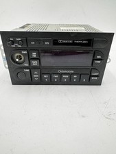 1995-1997 OLDSMOBILE CUTLASS 88 AM FM CASSETTE PLAYER RADIO RECEIVER 16178143