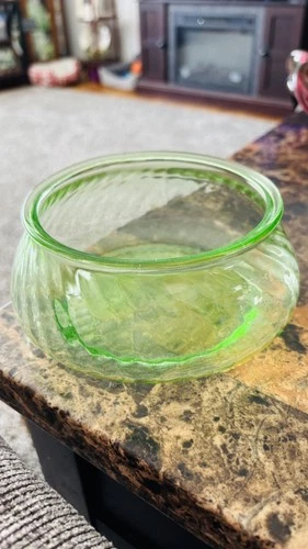 Vintage Green Depression Diagonal Swirled Uranium Glass Candy Dish 6”