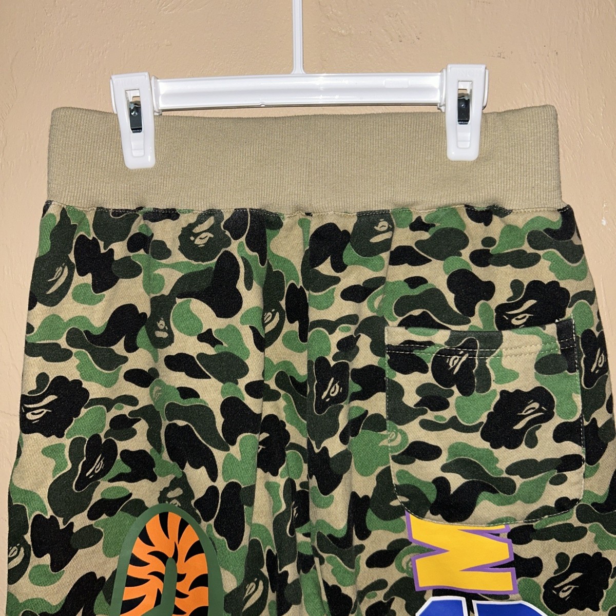 BAPE A Bathing Ape Shorts Mens Large Green Camo Shark Tiger