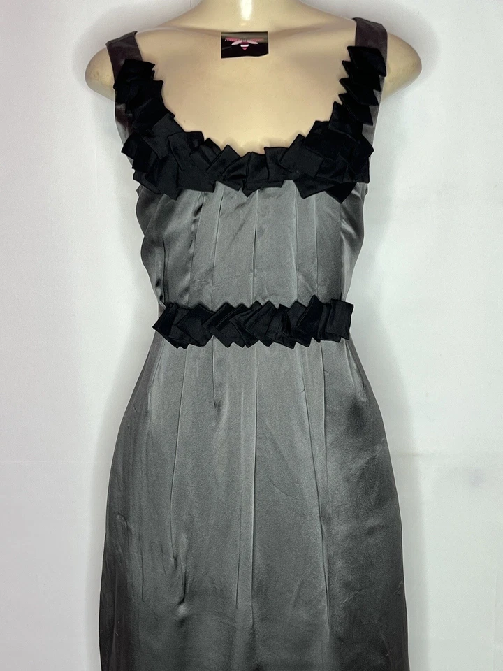 GRAHAM & SPENCER GRAY W/BLACK FLOWER ACCENT 100% SILK SIZE MED - Image 2 of 3