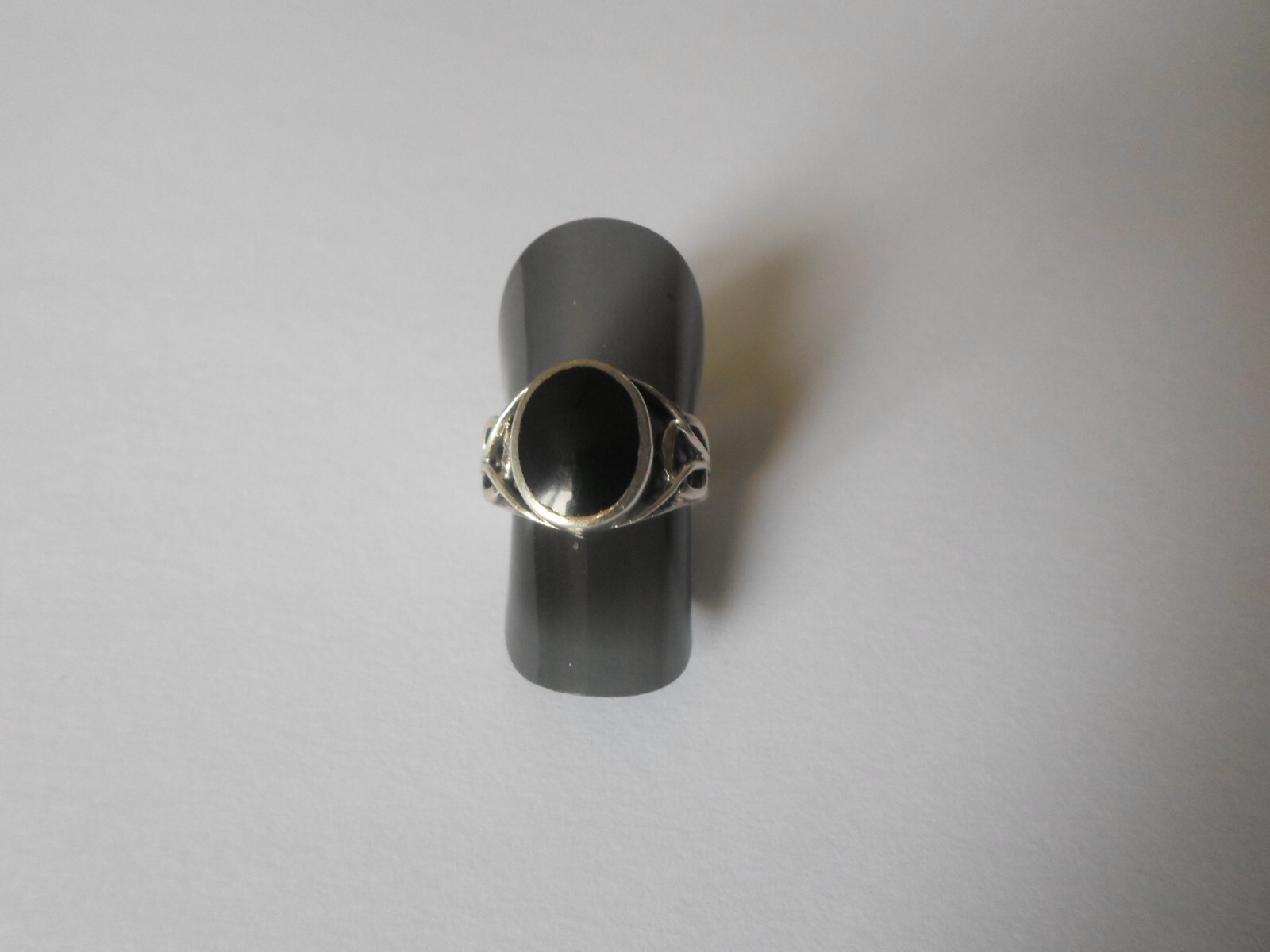 solid silver ring, onyx cabochon, openwork contou… - image 7