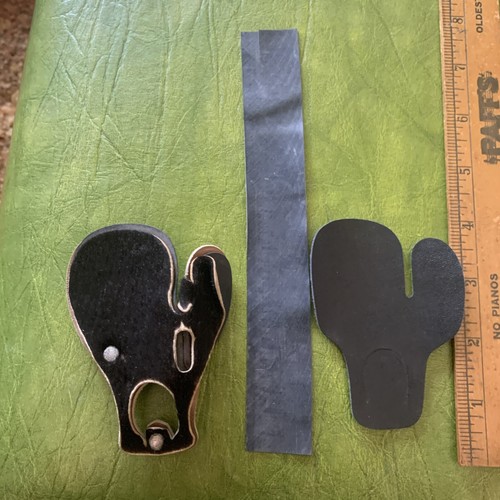 Vintage Ben Pearson ? Bear ? Right Hand Calf Hair  Archery Bow Shooting Tab