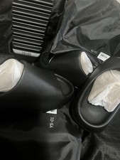 Yeezy Slide Onyx/Black from website