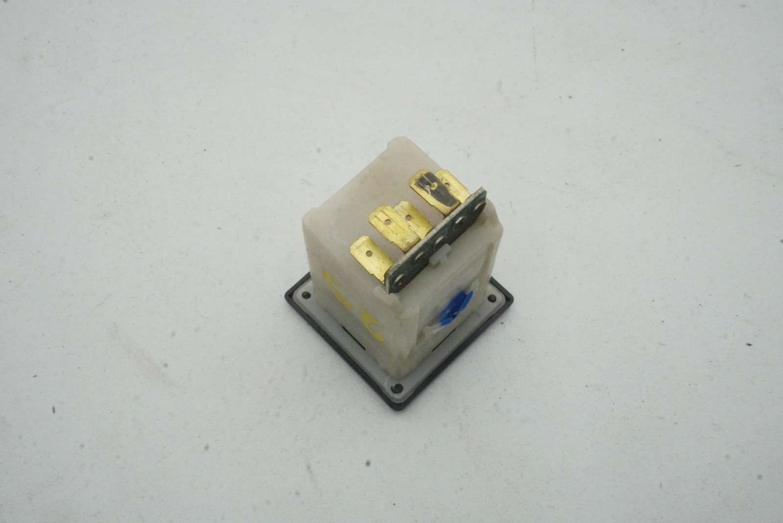 Left Dash Rear Window Lock Switch Button 121597 Ferrari Mondial Cabriolet 1985