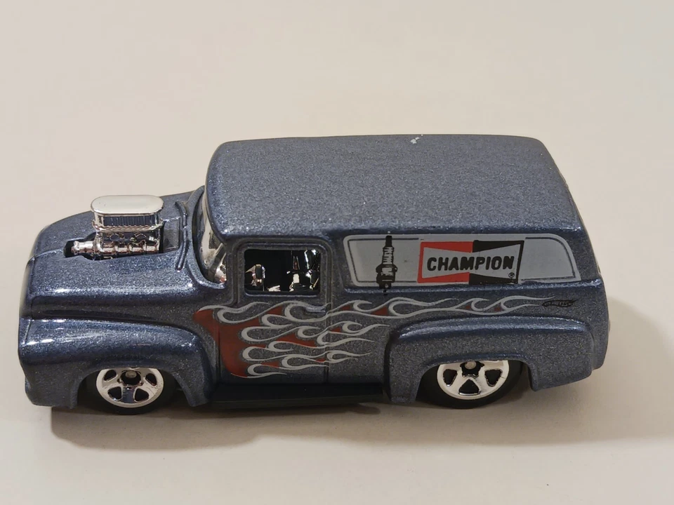 Camión de panel Ford F-100 Champion #107 Hot Wheels 2010 Performance '56 Foto 4 de 4