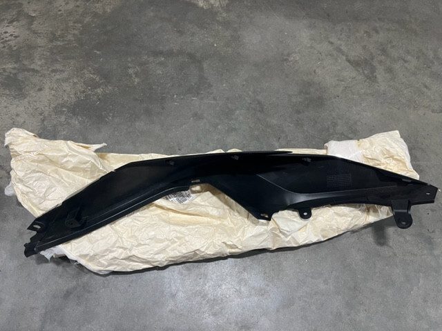 KAWASAKI 36040-0133-45L NINJA TAIL COVER LH EBONY GENUINE OEM