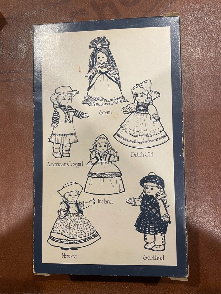 Vintage Tiara 9" NIB Pretty & Poseable Doll of Foreign Countries Foto 2 de 2