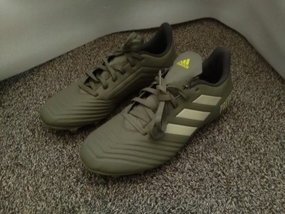 ADIDAS PREDATOR 19.4 - UK SIZE 8, ARMY GREEN - IN GOOD CONDITION - MODEL EF8211