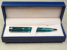 Beautiful Conklin Duragraph Ballpoint Pen in Forest Green (CK71335), New in Box