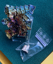 218g Wismut KRISTALL mit Ständer + METALL Geschenk Deko Edelstein bismuth rare